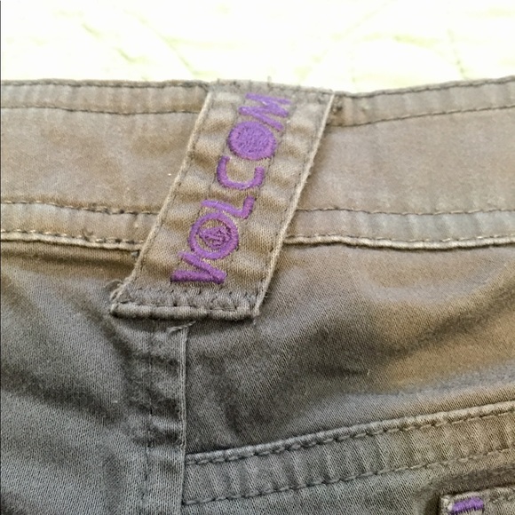 Volcom Shorts - Picture 4 of 6
